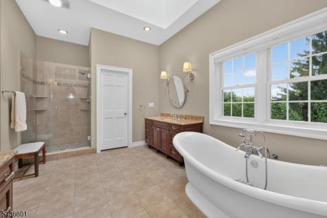 5 Pine Place Clinton NJ 08801