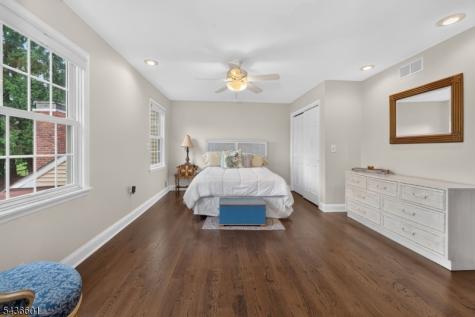 5 Pine Place Clinton NJ 08801