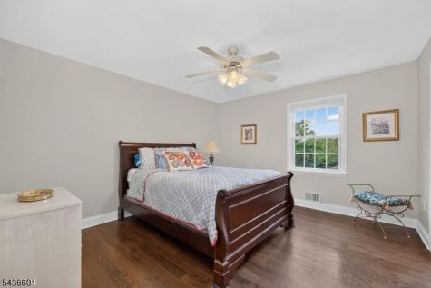 5 Pine Place Clinton NJ 08801