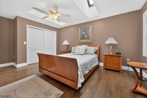 5 Pine Place Clinton NJ 08801