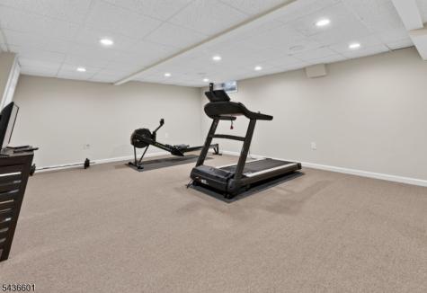 5 Pine Place Clinton NJ 08801