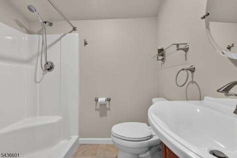 5 Pine Place Clinton NJ 08801