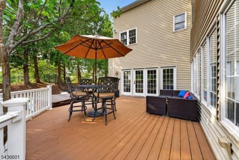 5 Pine Place Clinton NJ 08801