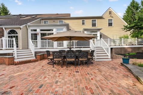 5 Pine Place Clinton NJ 08801