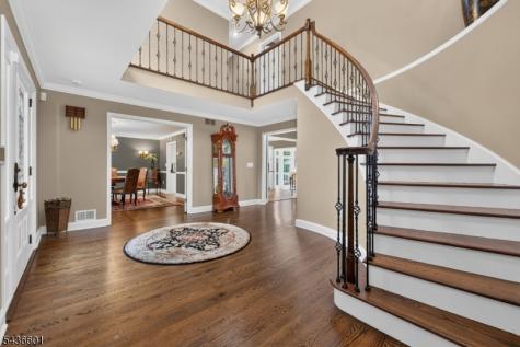 5 Pine Place Clinton NJ 08801