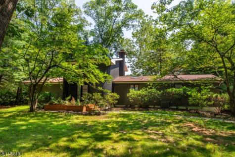 28 W Shore Road Mountain Lakes NJ 07046