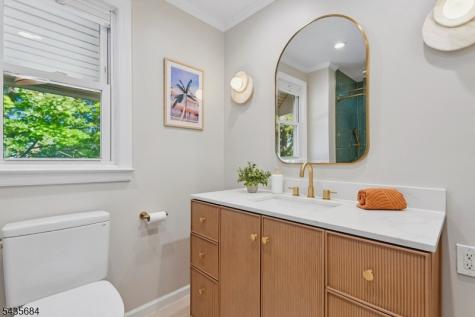 32 Undercliff Terrace West Orange NJ 07052