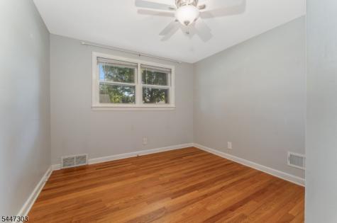 711 4TH Street Belvidere NJ 07823