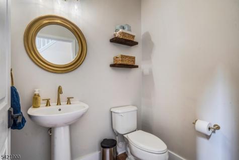 1833 Gary Road Greenwich NJ 08886