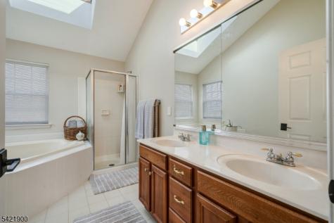 1833 Gary Road Greenwich NJ 08886