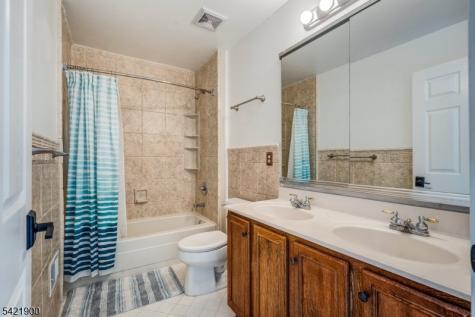 1833 Gary Road Greenwich NJ 08886