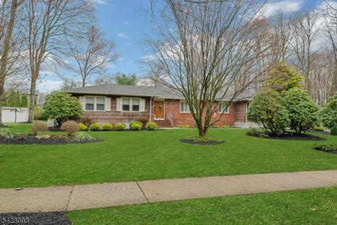 3 Pilgrim Drive Roxbury NJ 07876