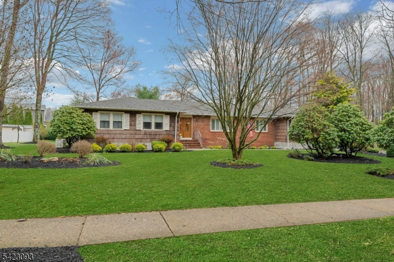 3 Pilgrim Drive Roxbury NJ 07876