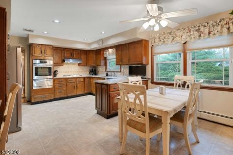 3 Pilgrim Drive Roxbury NJ 07876