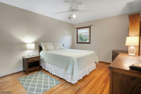 3 Pilgrim Drive Roxbury NJ 07876