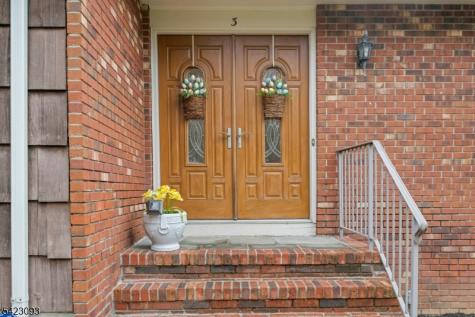 3 Pilgrim Drive Roxbury NJ 07876