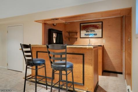 3 Pilgrim Drive Roxbury NJ 07876
