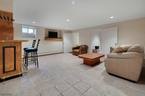 3 Pilgrim Drive Roxbury NJ 07876