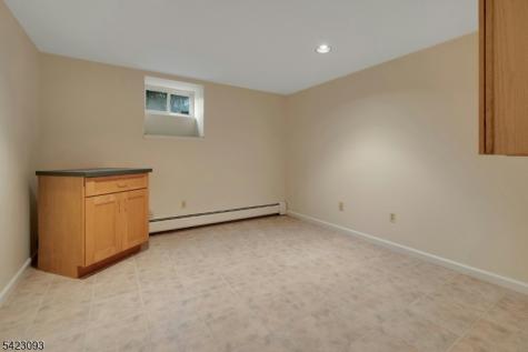 3 Pilgrim Drive Roxbury NJ 07876