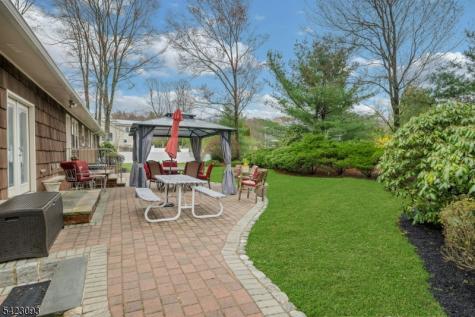 3 Pilgrim Drive Roxbury NJ 07876