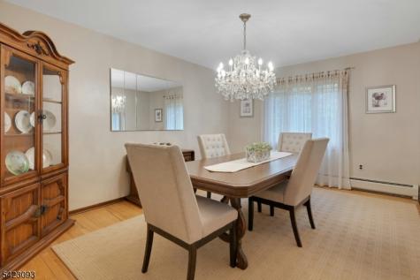 3 Pilgrim Drive Roxbury NJ 07876