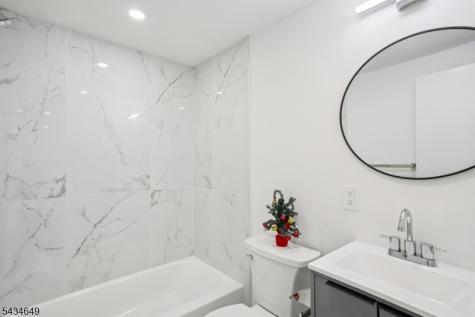 13 Cliffside Terrace Vernon NJ 07461