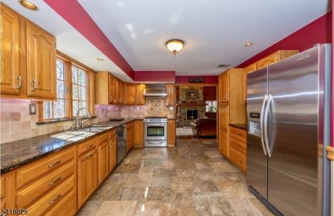 9 Buckhaven Trail Hardyston NJ 07460