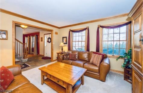 9 Buckhaven Trail Hardyston NJ 07460