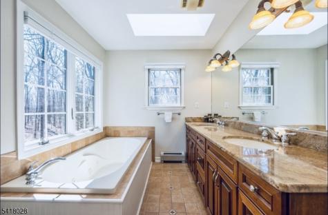 9 Buckhaven Trail Hardyston NJ 07460
