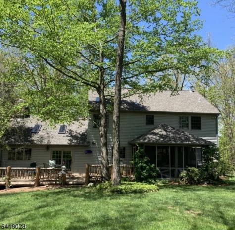 9 Buckhaven Trail Hardyston NJ 07460