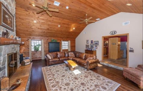 9 Buckhaven Trail Hardyston NJ 07460