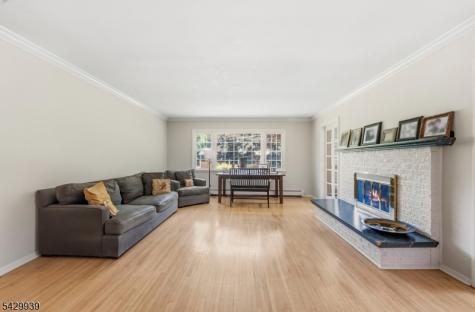 12 Wildwood Drive North Caldwell NJ 07006