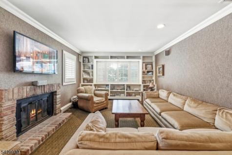 12 Wildwood Drive North Caldwell NJ 07006