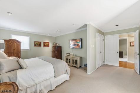 12 Wildwood Drive North Caldwell NJ 07006