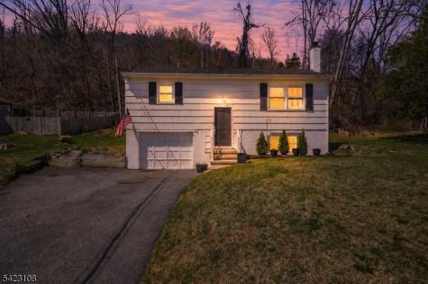 35 Zinnia Drive Vernon NJ 07418