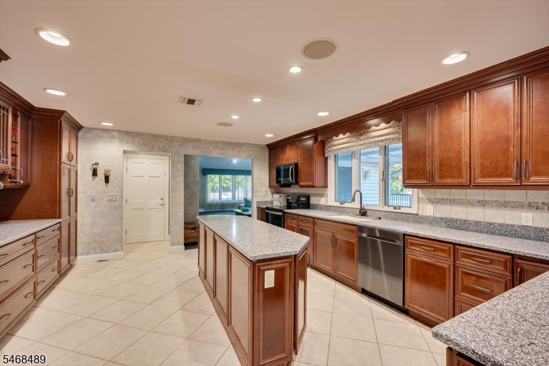 21 Stafford Road Woodbridge NJ 07067