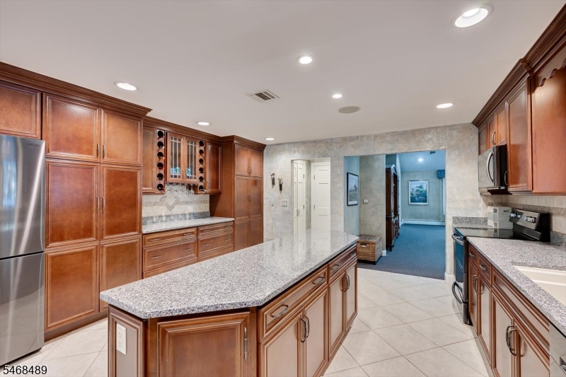 21 Stafford Road Woodbridge NJ 07067