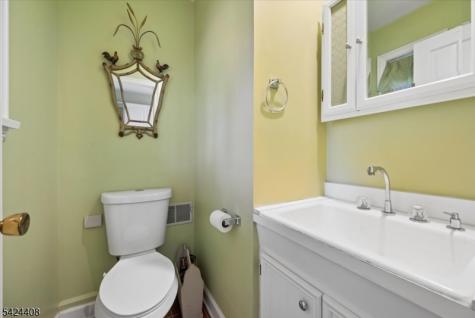 75 Farmersville Road Tewksbury NJ 07830