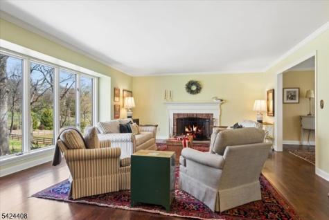 75 Farmersville Road Tewksbury NJ 07830
