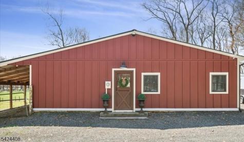 75 Farmersville Road Tewksbury NJ 07830