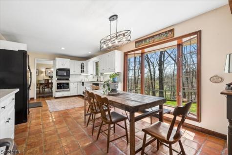 75 Farmersville Road Tewksbury NJ 07830