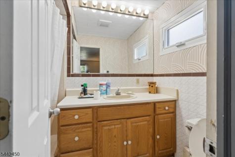 42 Walnut Street Edison NJ 08817