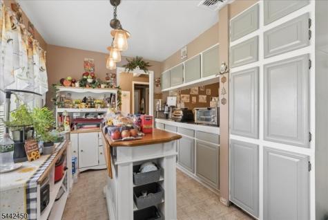 42 Walnut Street Edison NJ 08817
