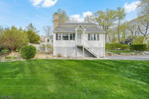 18 Cabot Lane Kinnelon NJ 07405