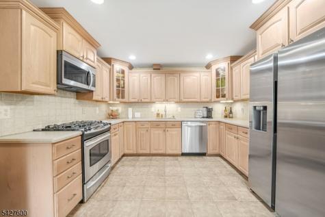18 Cabot Lane Kinnelon NJ 07405