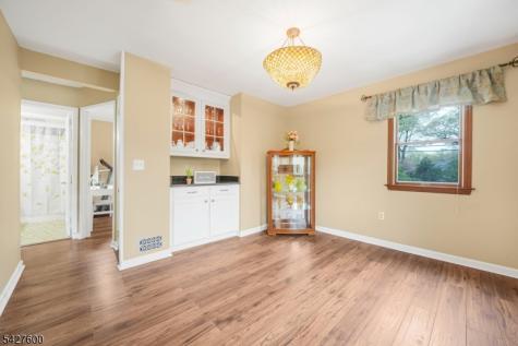 18 Cabot Lane Kinnelon NJ 07405