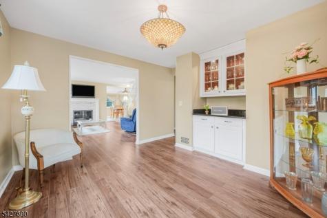 18 Cabot Lane Kinnelon NJ 07405