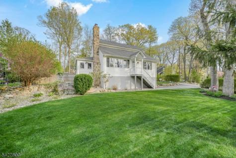 18 Cabot Lane Kinnelon NJ 07405