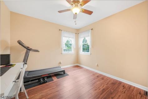 18 Cabot Lane Kinnelon NJ 07405