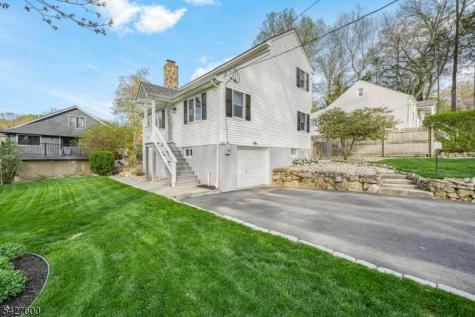 18 Cabot Lane Kinnelon NJ 07405